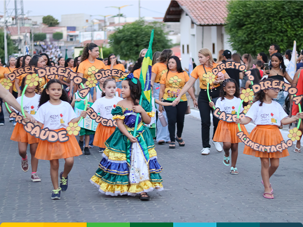 Desfile Cívico reúne comunidade de Solonópole em celebração à Independência do Brasil